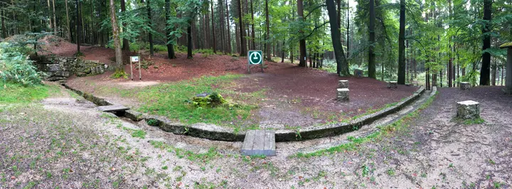 Die Saalequelle bei Münchberg - ein dünnes Rinnsal