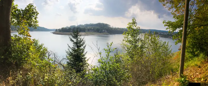 Kurz vor Saalburg - die Saale verbreitert sich zum Bleilochstausee
