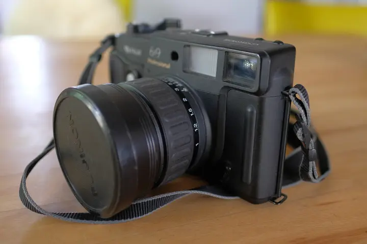 Fuji GSW 690iii, Ansicht von vorne diagonal