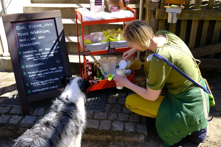 Corona-Self-Service im Gasthaus 'Zur Alten Eiche'