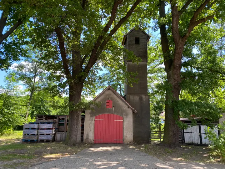 Mini Feuerwache mit Schlauchturm in Baitz