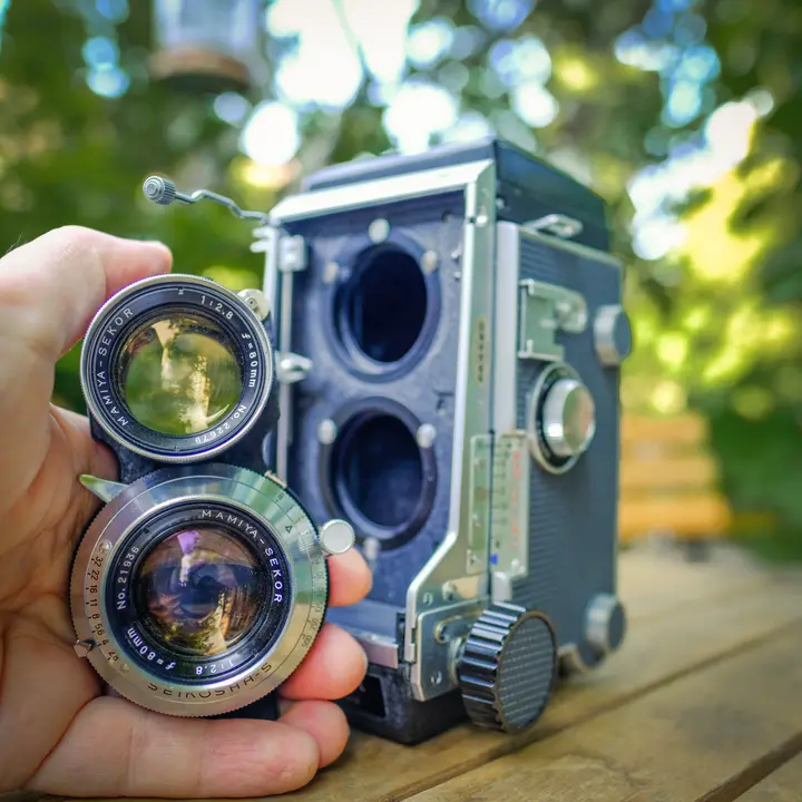 Wechseln der Objektivplatine der Mamiya C3