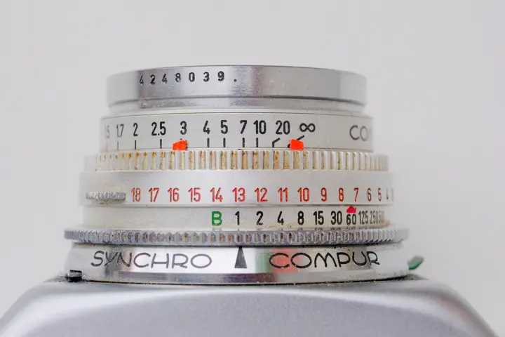 Voigtländer Vitessa T mit Color Skopar 50mm: Schärfebereich von etwa 3m - ∞