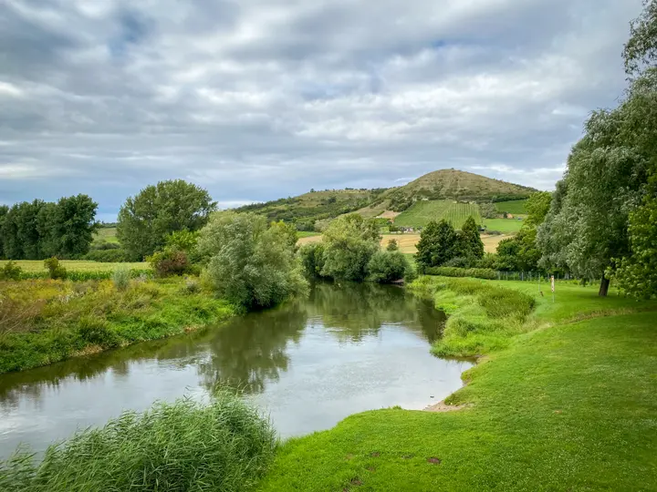 Die Unstrut zwischen Zscheiplitz und Laucha bei Weischütz