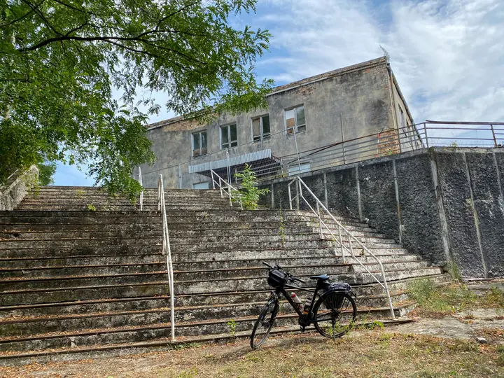Verfallene Gebäude der Friedensstadt Weißenberg