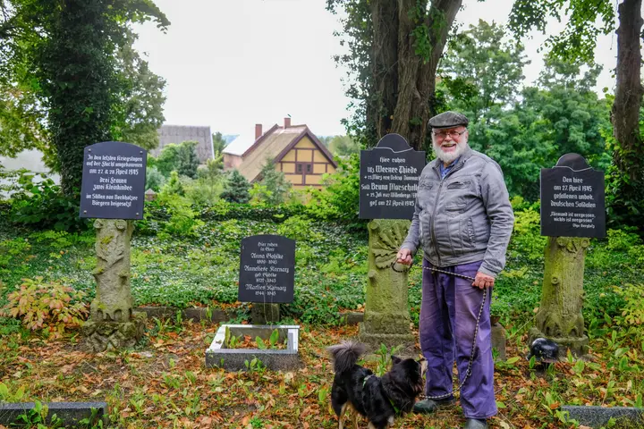 Hans Benthin auf dem Friedhof von Berkholz