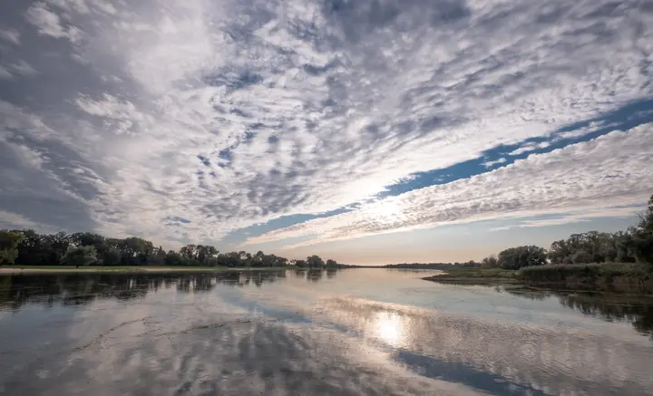 Sonnenuntergang über der Elbe