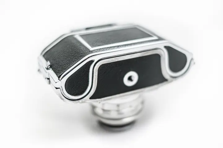 Schönes Chrom, schöne Form: Die Unterseite der Exa 0 Ihagee