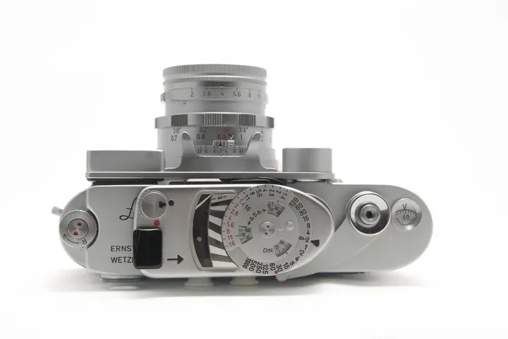 Leica M3 mit aufgesetztem Leicameter