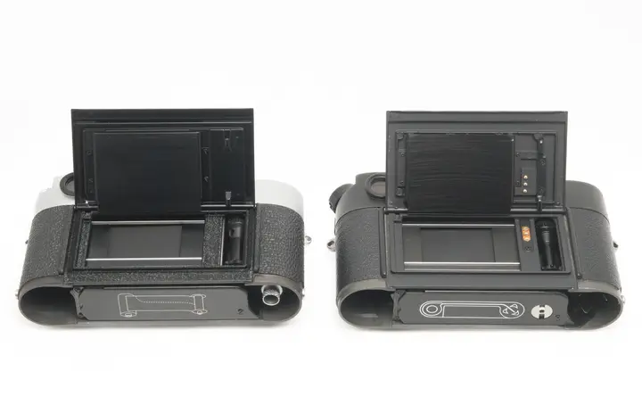 Filmeinlegen: Links die Leica M3, rechts die Leica M6