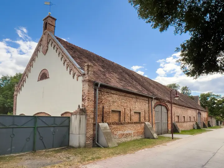 Alte Scheunenromantik beim Gutshaus der Ribbecks in Bagow