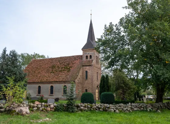 Kirche Schmuggerow