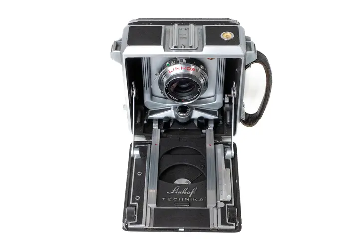 Linhof 6x9, Objektiv in Parkposition auf hinterer Schiene