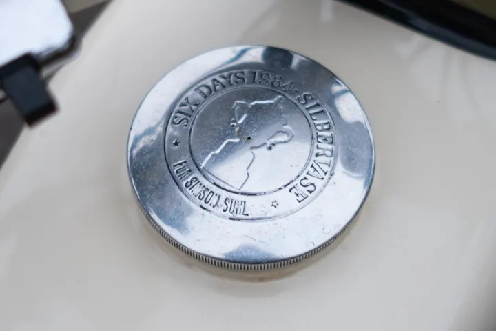 Simson Tankdeckel: 6 Days 1964 Silbervase