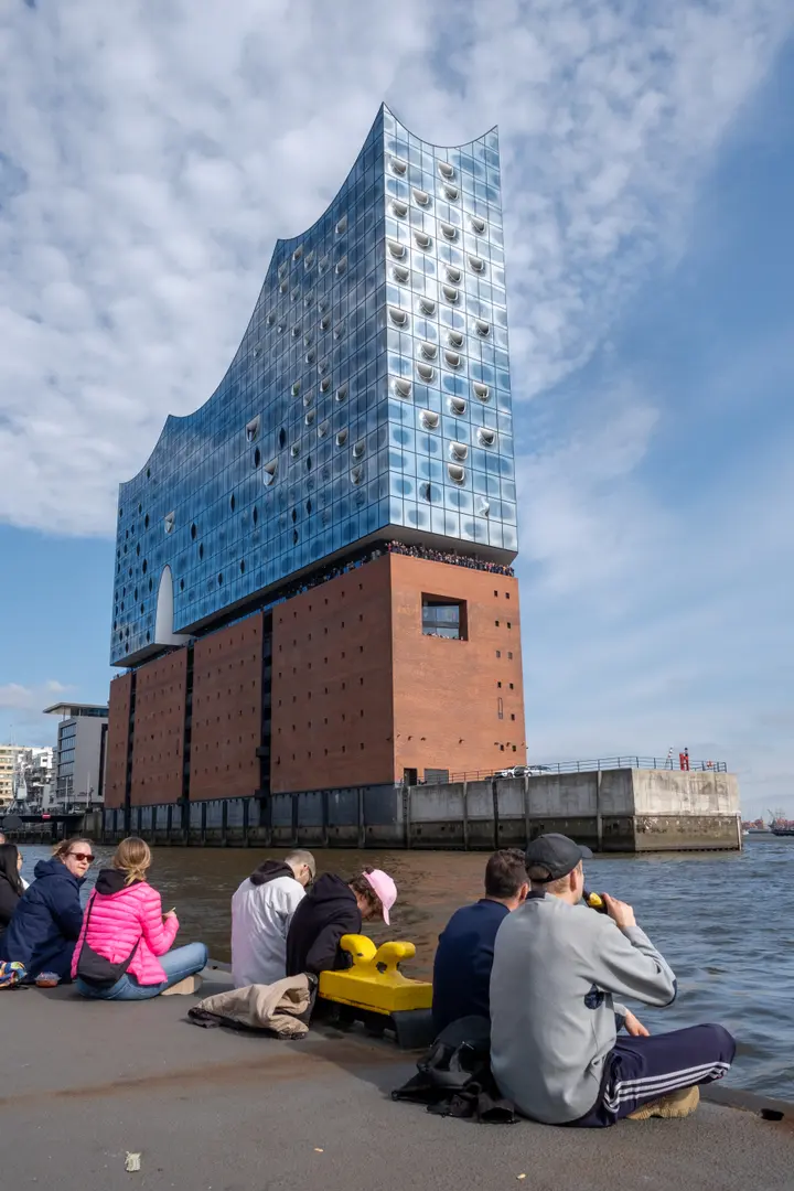 Elbphilharmonie, vom Sandtorhöft aus gesehen