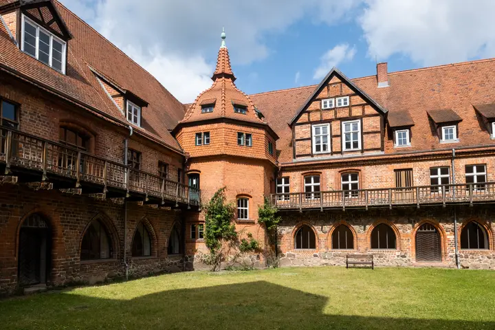 Innenhof und Kreuzgang des Klosters