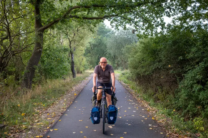 Radeln auf perfektem Untergrund; neuer Radweg von Rostock nach Stuthof