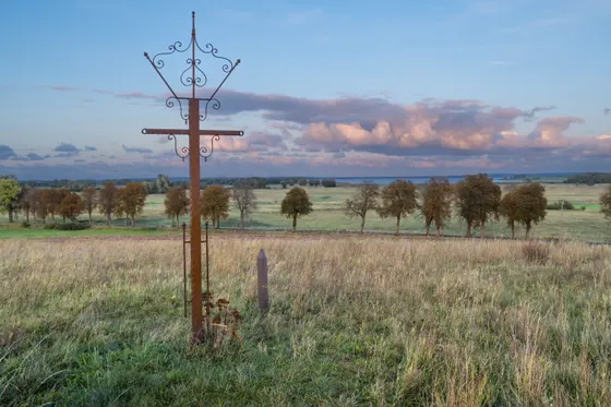 Gipfelkreuz auf dem Jungfernberg, Höhenluft auf 18 Metern