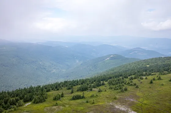 Nicht enden wollende Berge und Täler