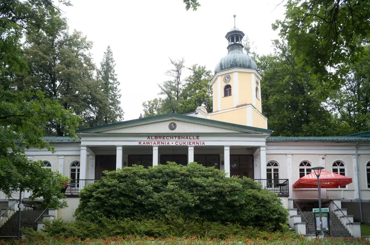 Die Albrechts-Wandelhalle in Lądek-Zdrój