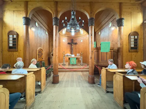 Im Inneren der Wang-Kirche