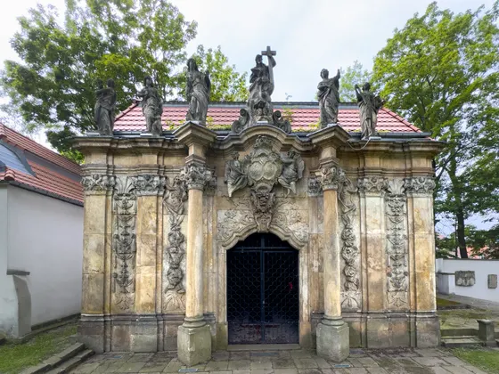 Friedhof der Kirche zum Heiligen Kreuz