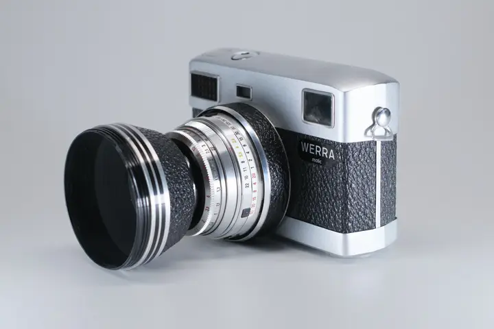 Die Werra matic mit Gegenlichblende