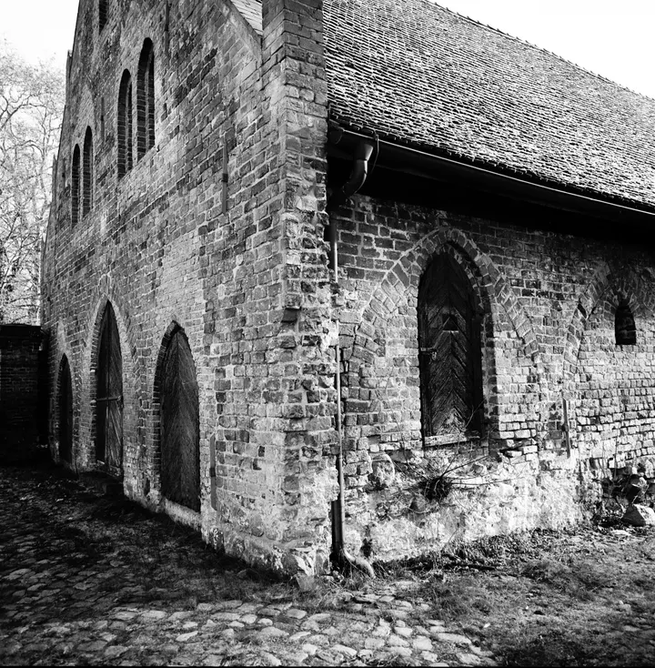 Der Kornspeicher im Kloster Lehnin. Hasselblad 500