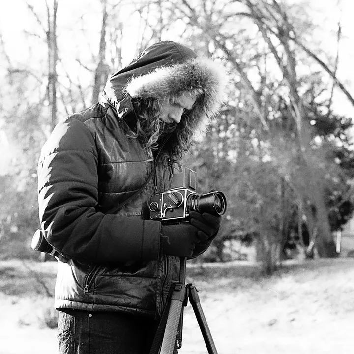 Hasselblad-Fotograf. Aufgenommen mit Contax RTS, Zeiss Planar 1.4 50mm