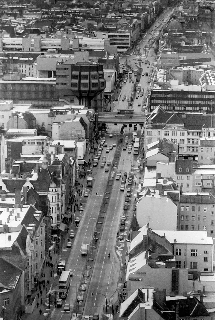 Schloßstraße und Bierpinsel