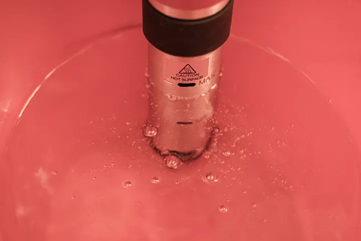 Kleine Blasen zeigen die Durchmsichung an