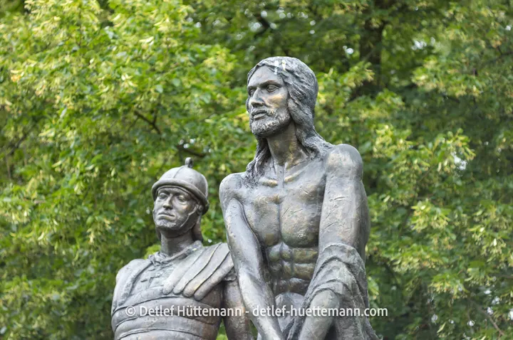 Figuren am monumentalen Leidensweg Christi auf dem Klosterhügel von Tschenstochau