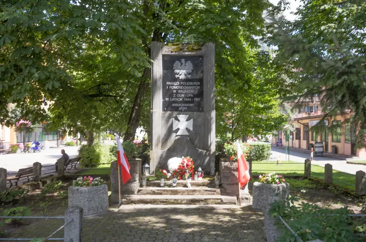 Denkmal für die Opfer der Kämpfe mit der OUN-UPA in Lesko