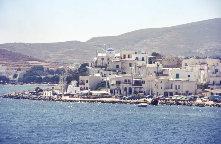 Parikia auf Paros, vom Fährdeck aus