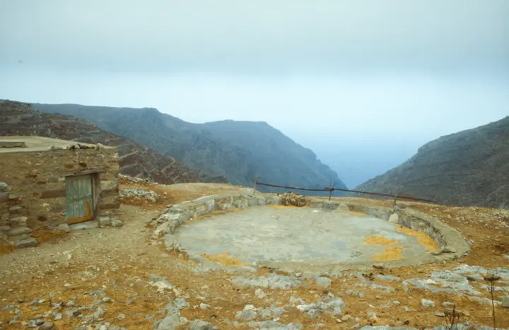 Dreschplatz oberhalb der Schlucht von Mikri Vlychada, Amorgos